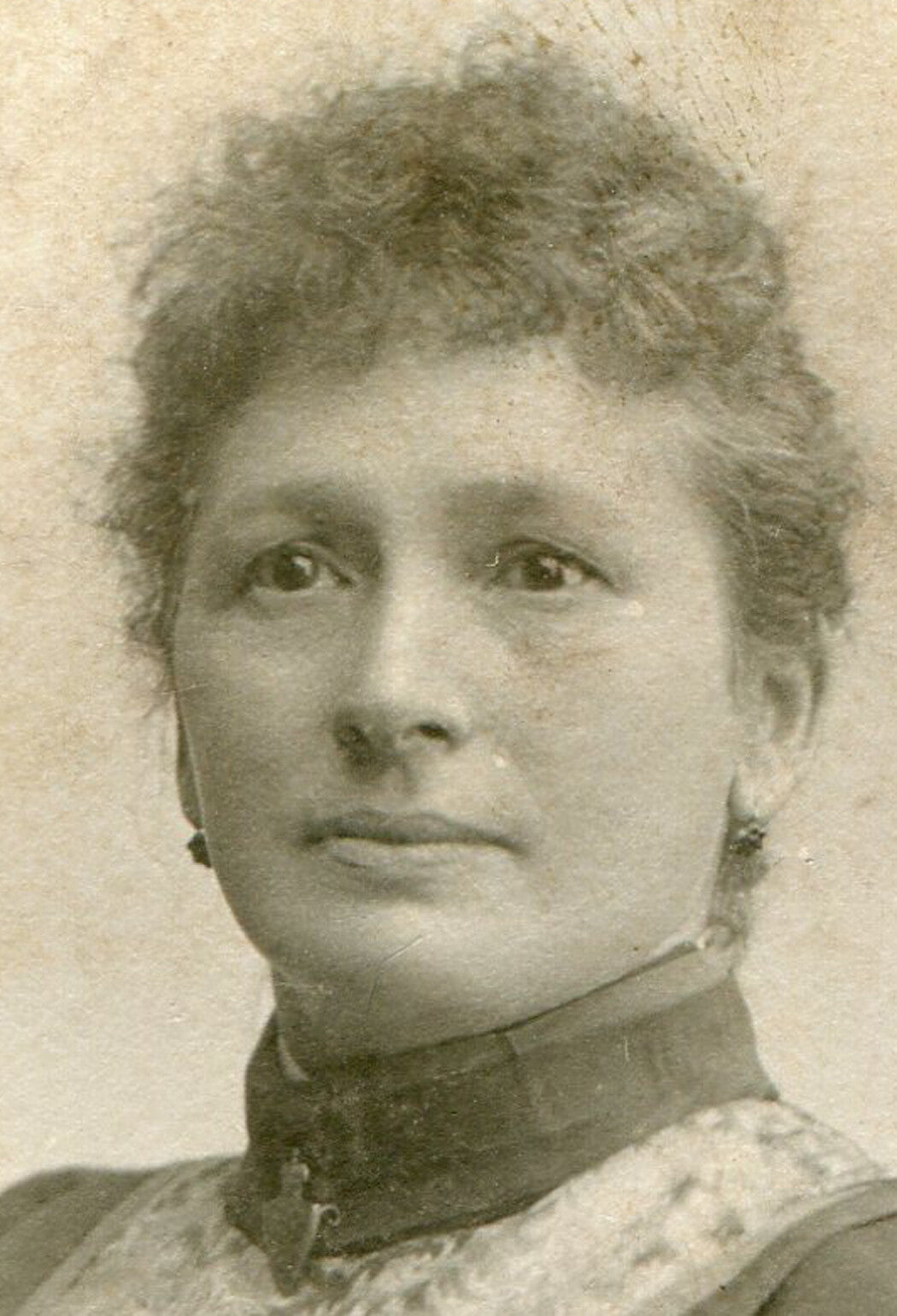 WOMAN W/ THE LOOK OF AN ARISTOCRAT. CDV. STOCKHOLM, SWEDEN.