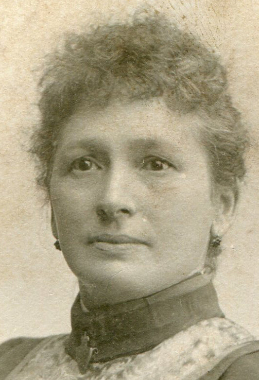 WOMAN W/ THE LOOK OF AN ARISTOCRAT. CDV. STOCKHOLM, SWEDEN.