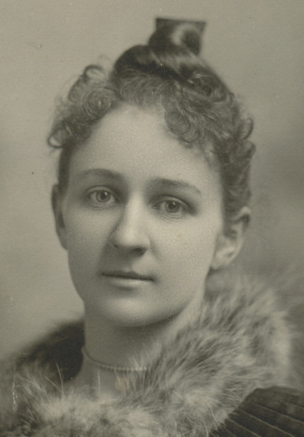 FROM CHAMBERSBURG, PA, PHOTO LADY W/ PRETTY DRESS, FUR COLLAR