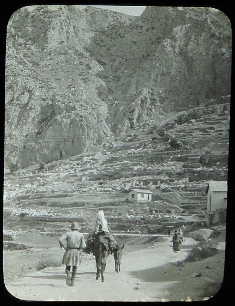 GREAT LANDSCAPE W/ PEOPLE, NEAR MYCENAE, GREECE, ANTIQUE PHOTO ON GLASS