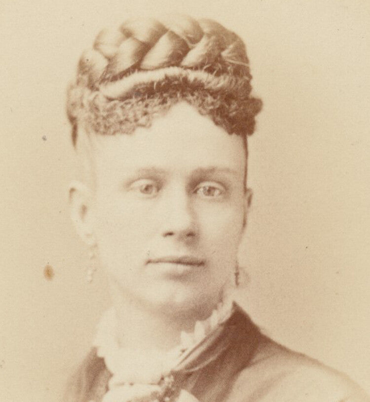 PORTRAIT OF WOMAN W/ LIGHT EYES AND BEAUTIFUL KNOTTED HAIR - BOSTON, MASS