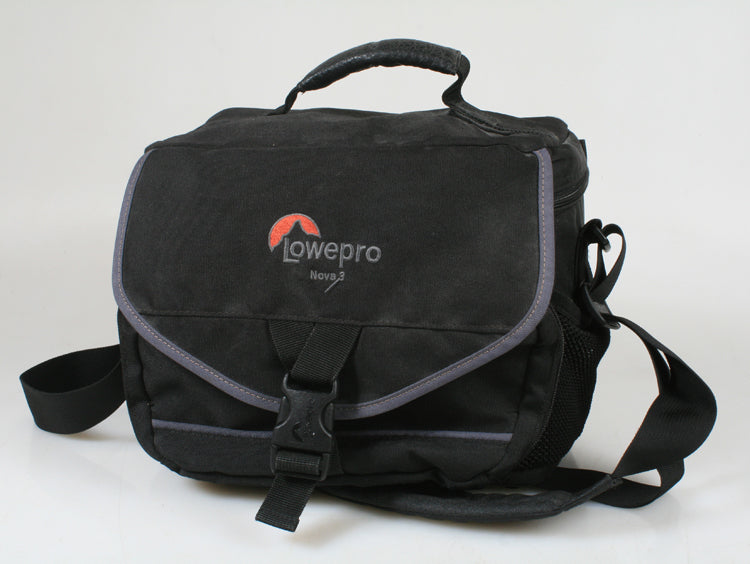 CAMERA BAG, BLACK LOWEPRO