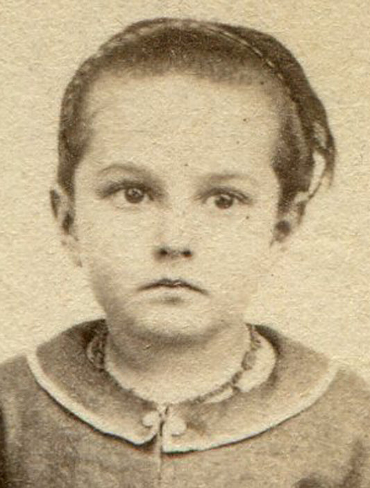 YOUNG GIRL, MESSY HAIR, LARGE DRESS. CDV.