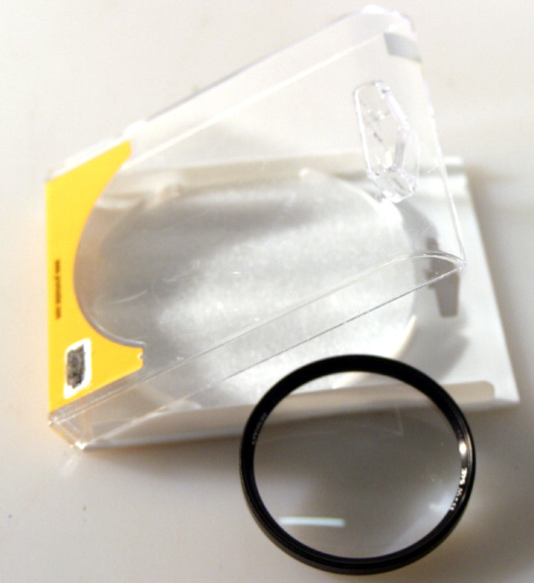 B+W CENTER SPOT FILTER 54E, approximately 55mm