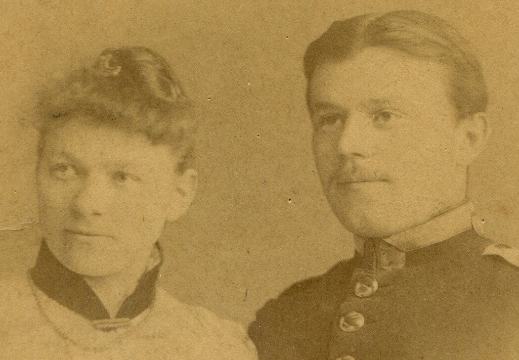 MAN IN MILITARY UNIFORM POSED WITH WIFE. HANDSOME COUPLE. CDV.
