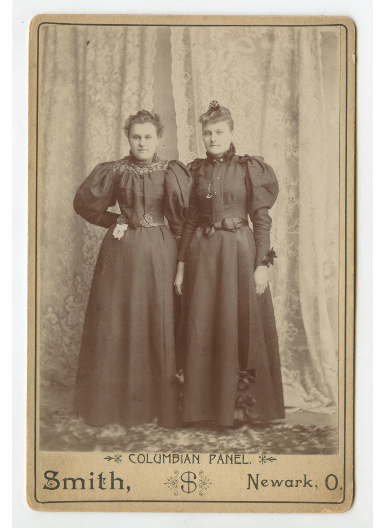 CAB CARD PHOTO 2 LADIES/SISTERS FROM NEWARK, ASHLAND, OH, BY SMITH