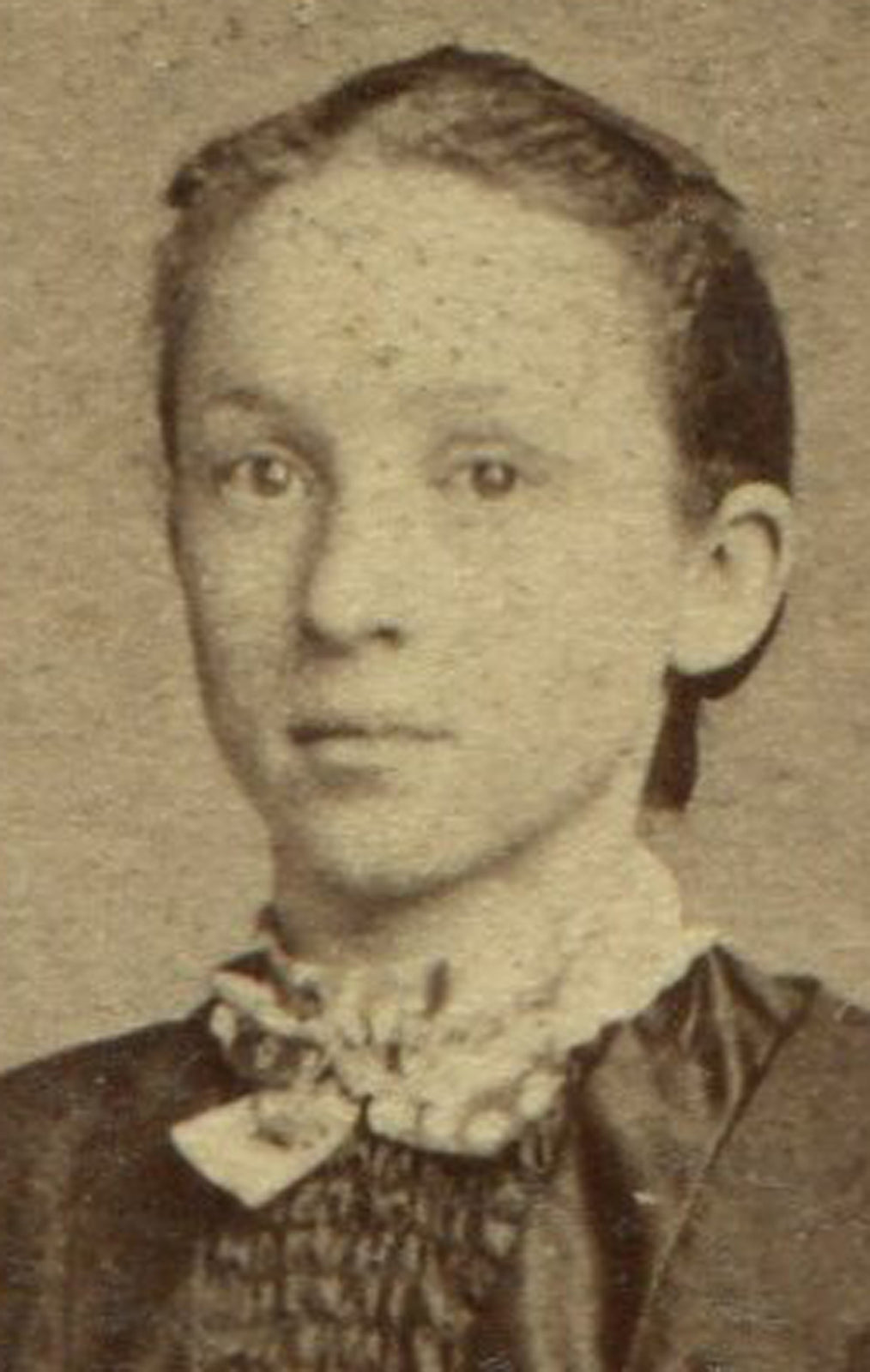 WOMAN STYLISH DRESS, STANDING POSE. CDV. PERU, ILL.