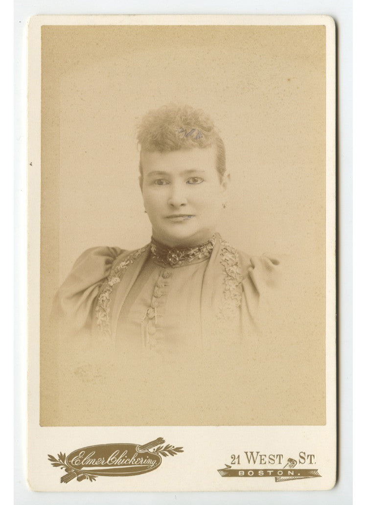 CAB CARD PHOTO LADY FROM BOSTON, MASS, BY CHICKERING, CROWN GRAPHIC BACK
