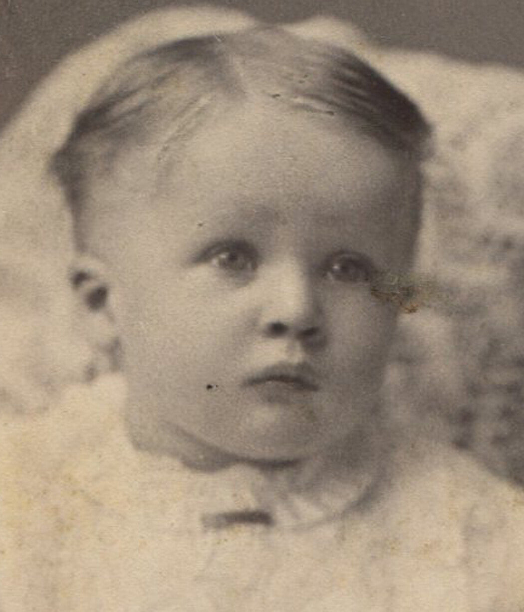 BABY ON CROCHET BLANKET. CABINET CARD.
