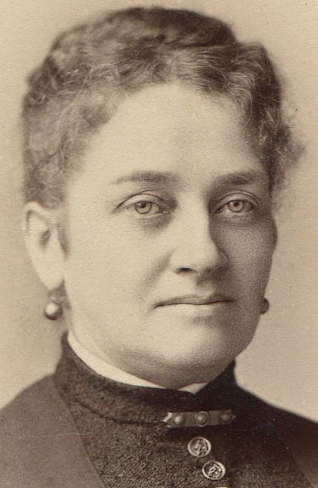 WOMAN WITH PRETTY EYES. CABINET CARD BY FREDRICKS, N.Y.