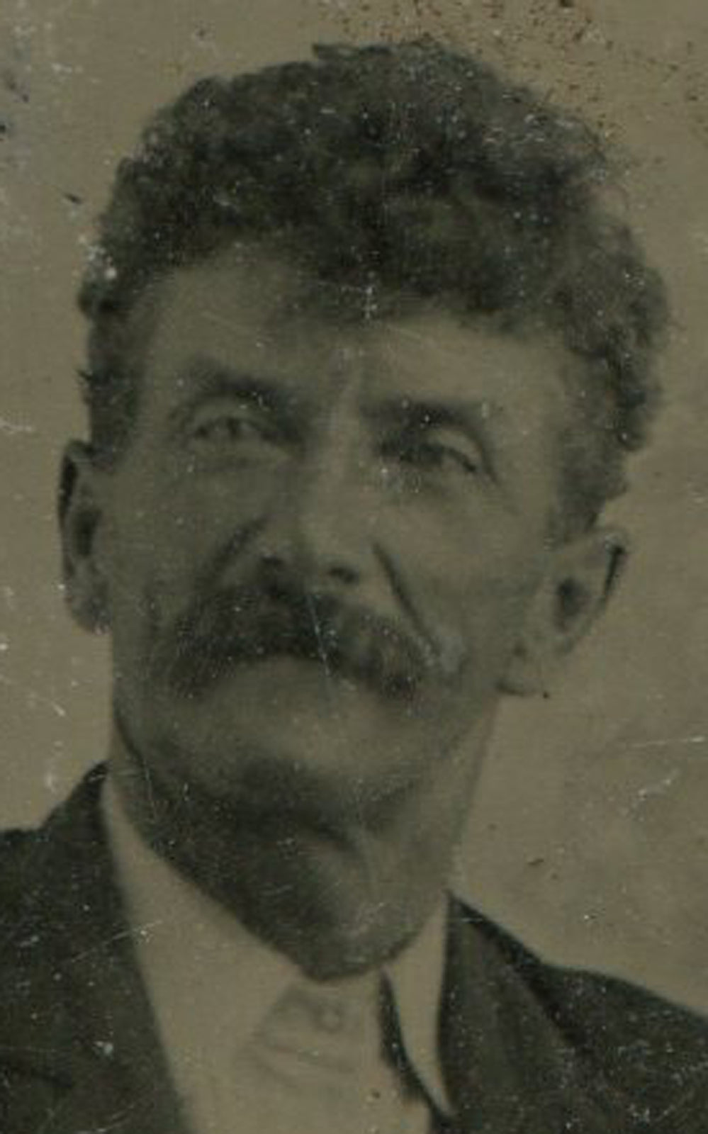 Tintype Photo: Mark Twain Look Alike, Seated Man with Wavy Hair, Vintage