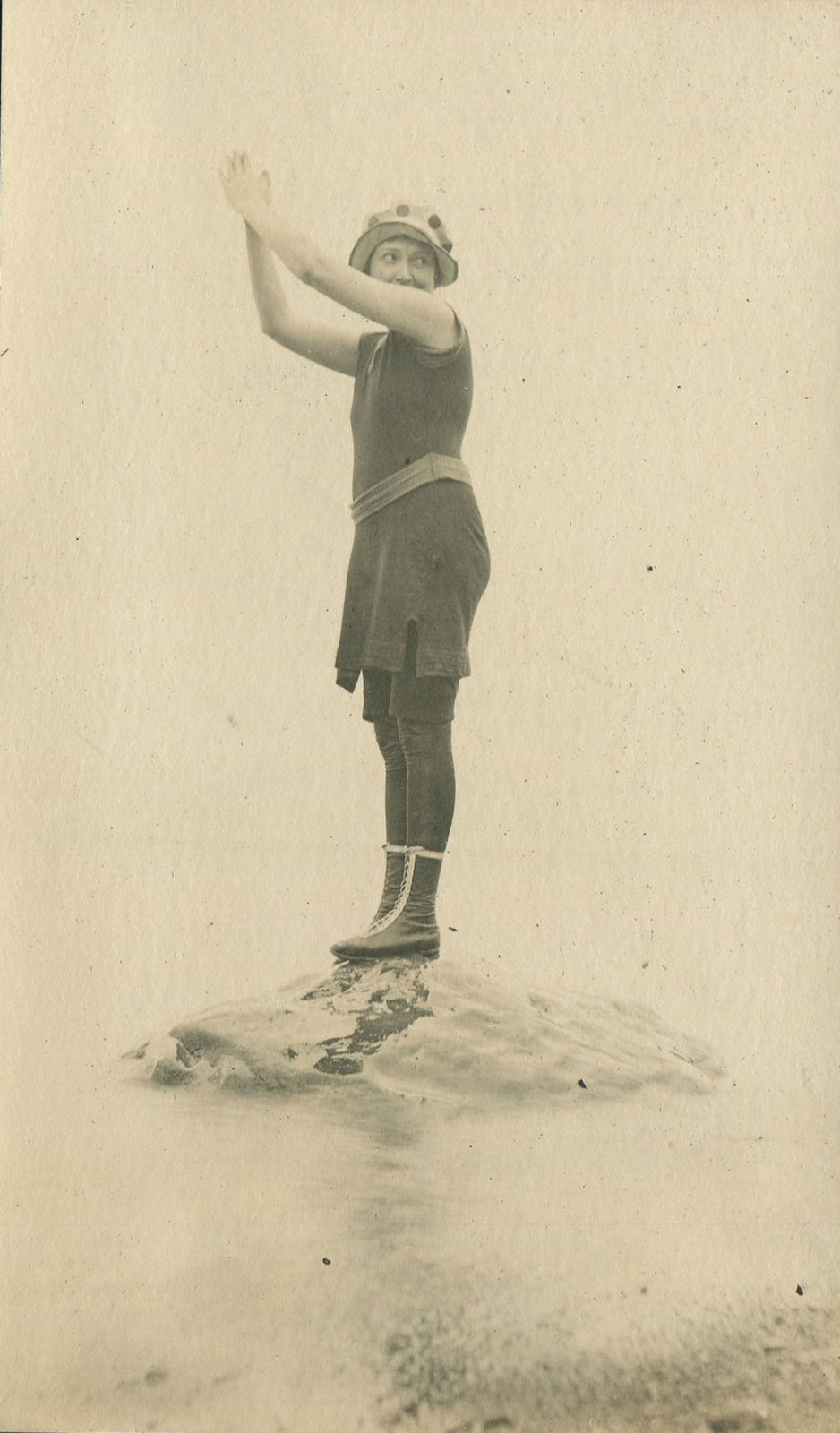 WEALTHY FAMILY AT LEISURE. KIDS POSED ON SLIDE, WOMEN AT BEACH.4 SET B W PHOTOS.