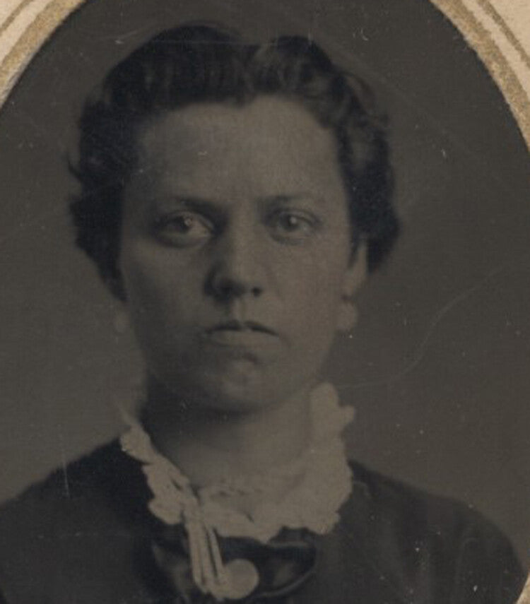 BEAUTIFUL TINTYPE OF WOMAN W/ EMOTIONAL EYES