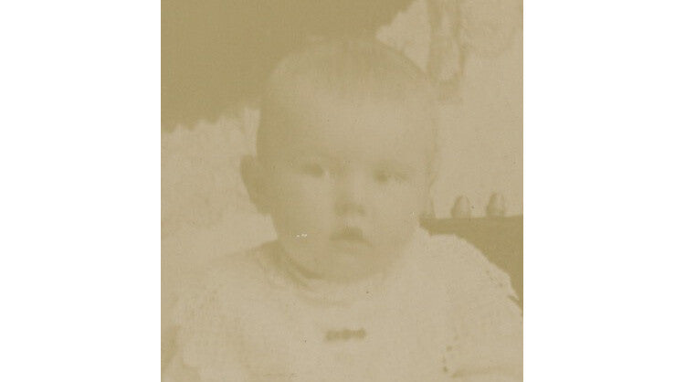 BARABOO, WIS, PHOTO OF CUTE BABY IN CARRIAGE W/ UMBRELLA