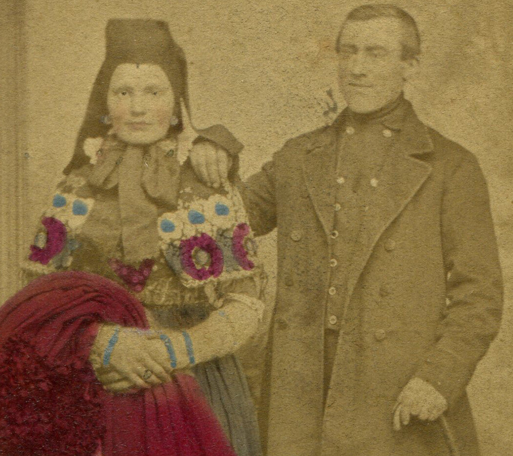COUPLE, WOMAN IN TRADITIONAL ATTIRE. BUCKEBURG, GERMANY. TINTED  CDV.