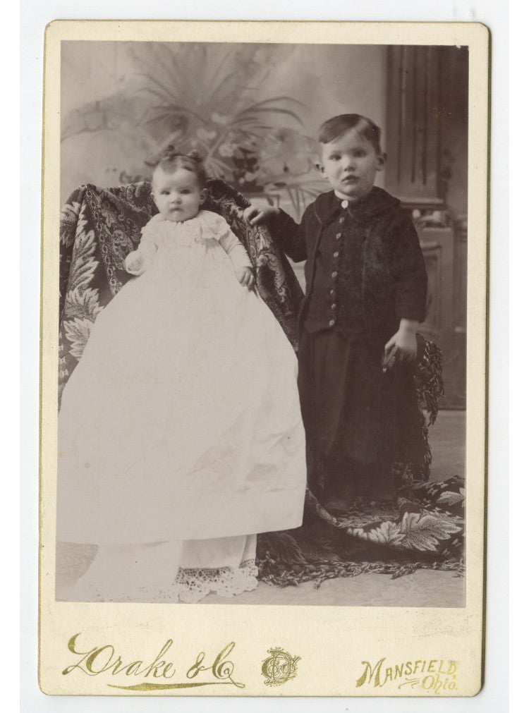 CAB PHOTO CUTE SIBLINGS FROM MANSFIELD, OHIO, BY DRAKE, LAST NAME SEARLE?