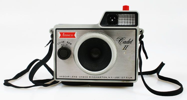 ART DECO ANSCO CADET CAMERA (127) BAKELITE