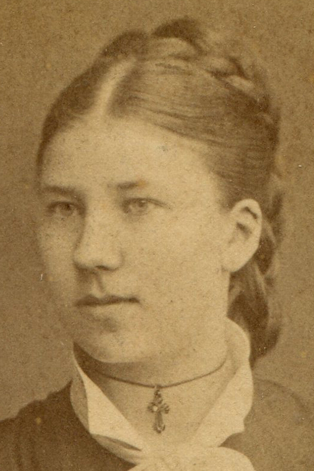 WOMAN WITH CHOKER CRUCIFIX NECKLACES. CDV. ESKILSTUNA, SWEDEN.