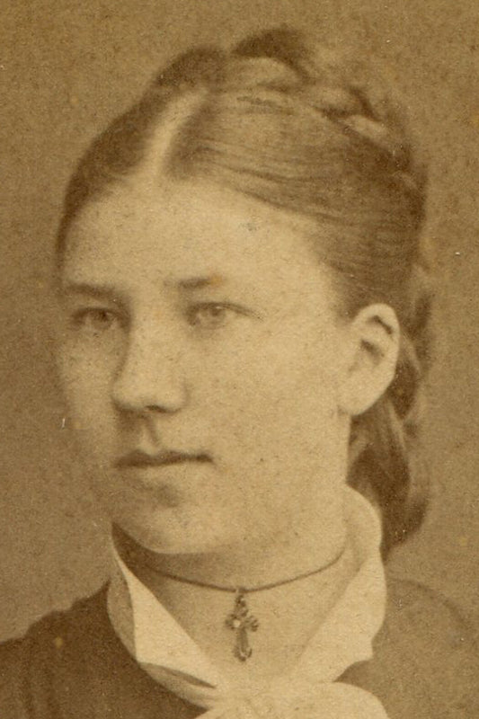 WOMAN WITH CHOKER CRUCIFIX NECKLACES. CDV. ESKILSTUNA, SWEDEN.