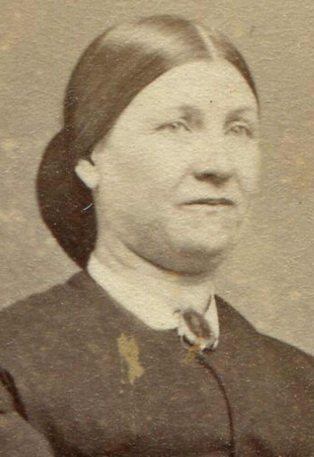 CIVIL WAR ERA CDV. WOMAN, GENEROUS PROPORTIONS, SEATED POSE. WEST ANDOVER, OHIO