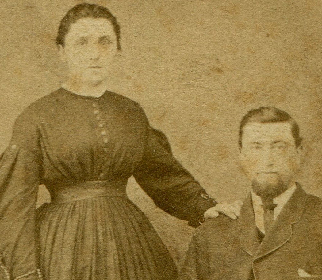 COUPLE IN THEIR SUNDAY BEST, AFFECTIONATE POSE. CDV.