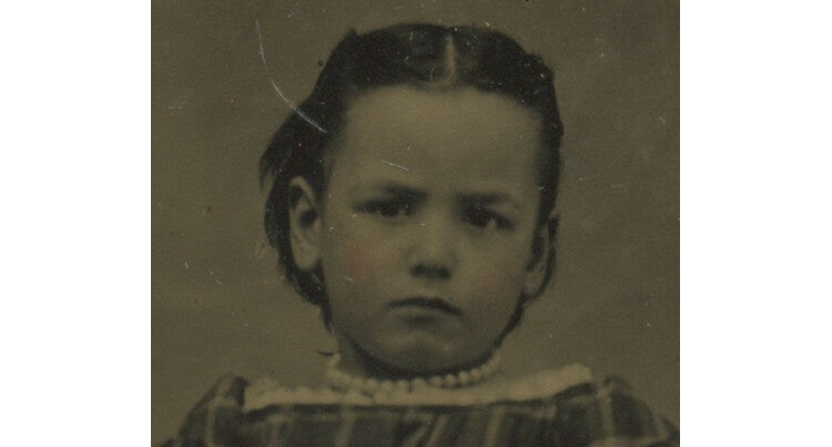 PHOTO CUTE GIRL, 1/6 PLATE TINTYPE