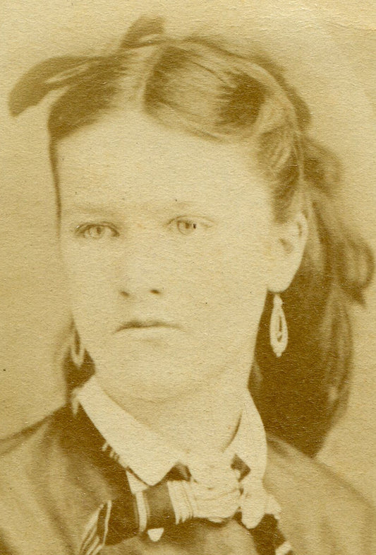 WOMAN IN EARRINGS, STRIPED BOW TIE. CDV. GREAT BACKMARK ART.