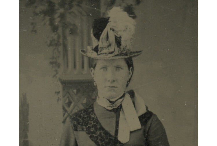 PURSE ON CHAIR, LADY W/ PRETTY DRESS  HAT, 1/6 PLATE TINTYPE