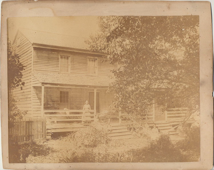 7X9 PHOTO OF WOMEN   CHILDREN ON PORCH OF TRADITIONAL CABIN - BEDFORD, PA