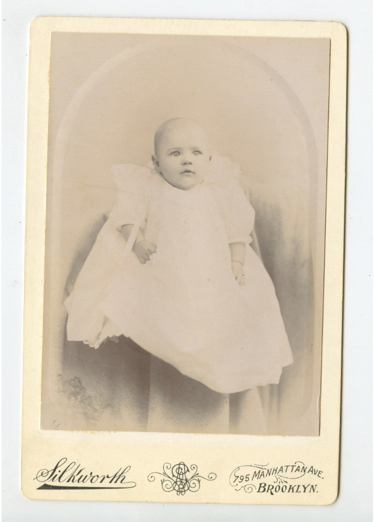 CAB CARD PHOTO BRIGHT-EYED BABY FROM BROOKLYN, NY, BY SILKWORTH