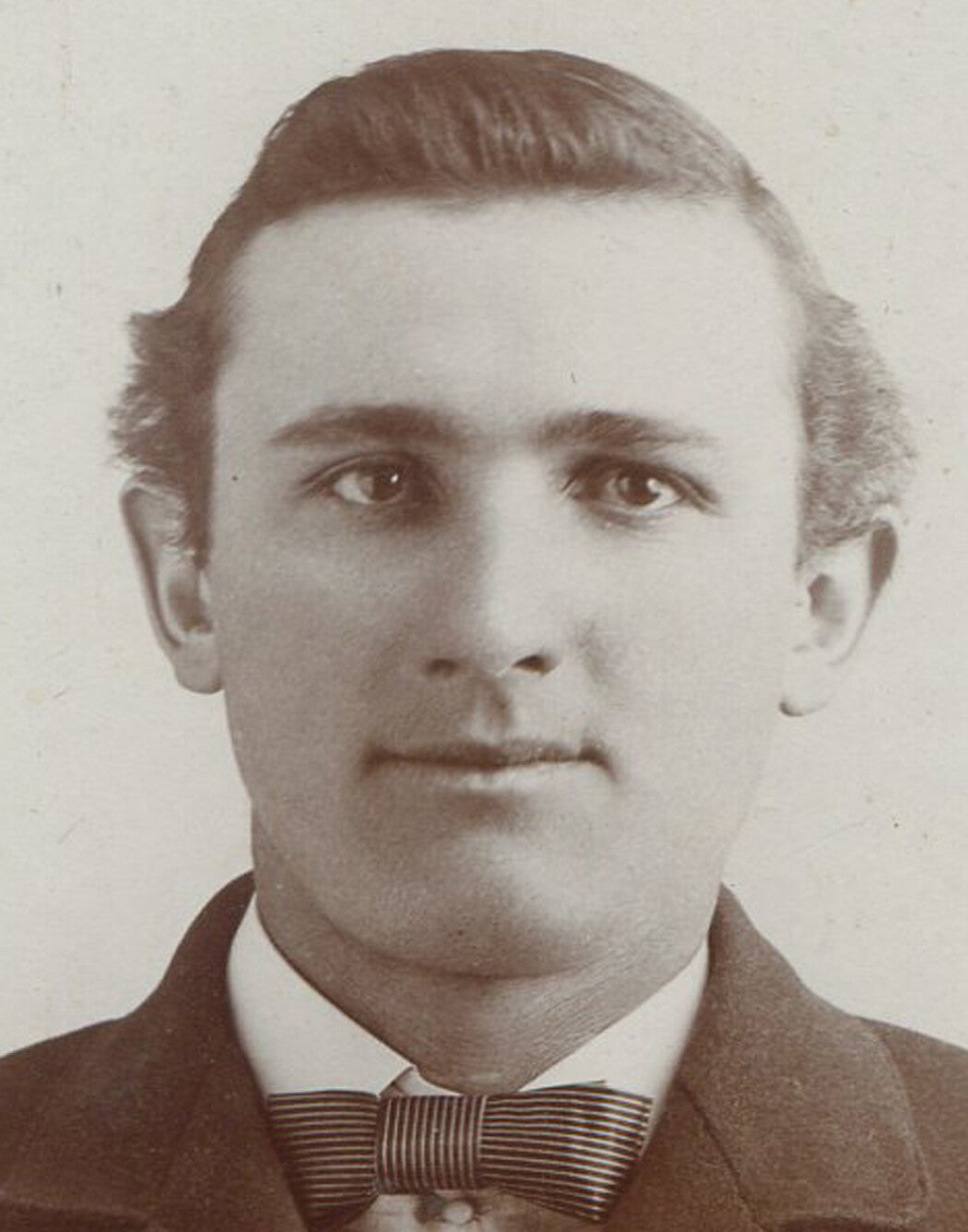 Vintage Cabinet Card Portrait - Sincere Young Man Ready to Embezzle Yo ...