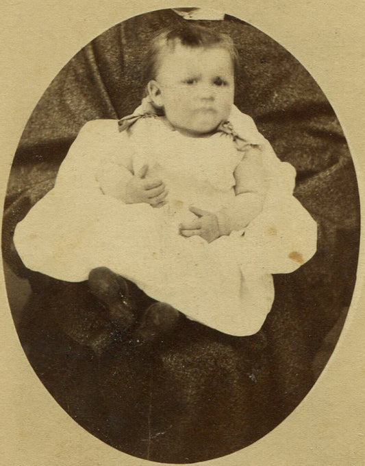 BABY, GRIMACING, HIDDEN MOTHER. CDV. MAHANOY CITY, PA.