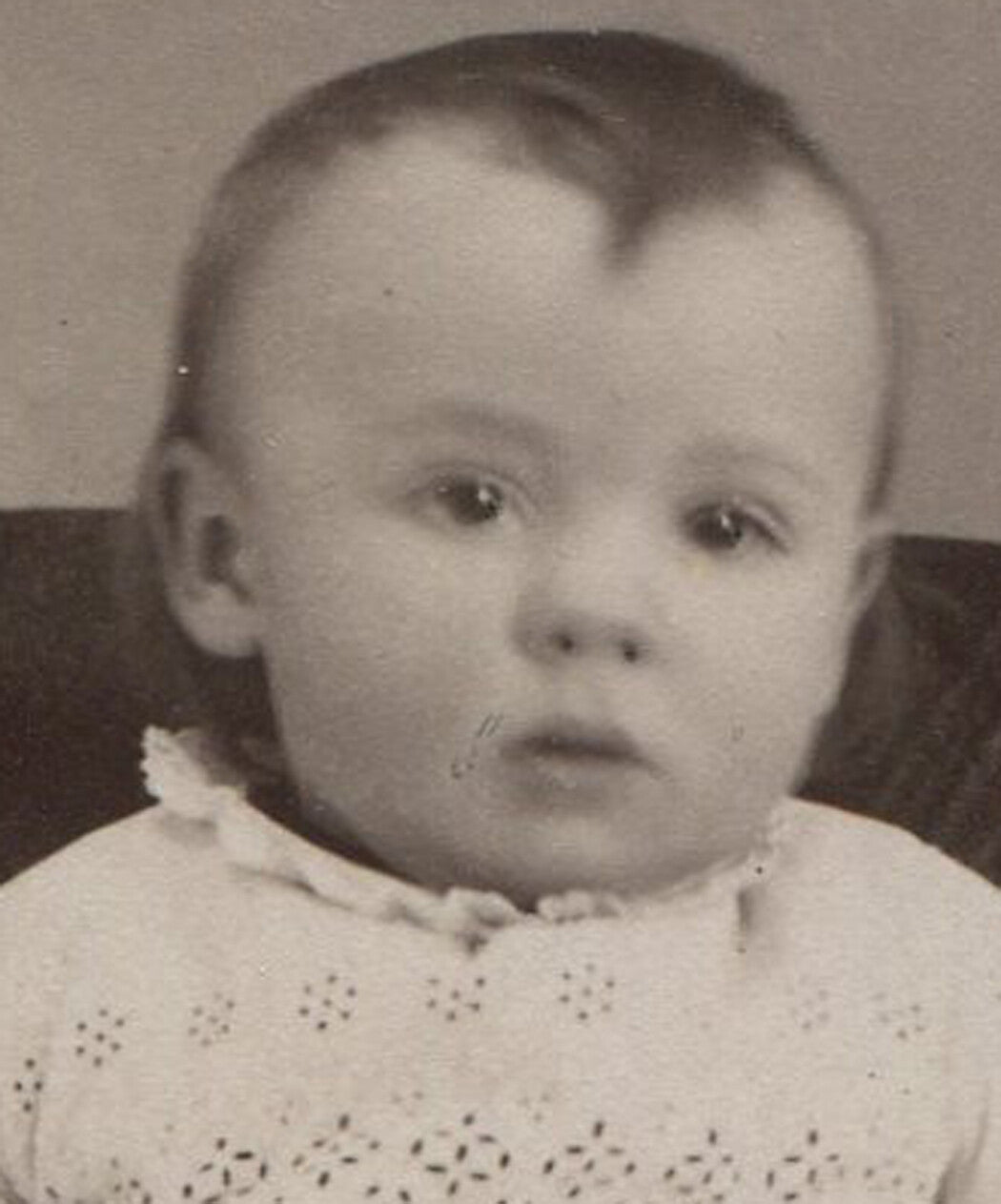 BAREFOOT BABY COMMITTED TO A LIFE FREE OF SHOES. CABINET CARD. AKRON, OHIO.