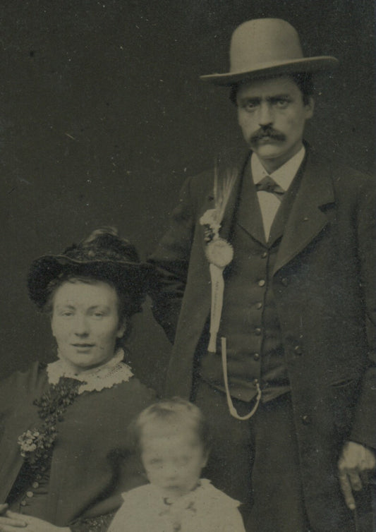 Vintage Tintype 1/6 Plate Photo - Tall Man with Western Hat Portrait, Authentic 19th-Century Image