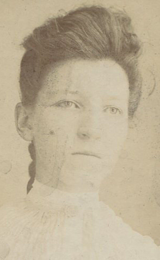 WOMAN WITH PUNK ROCK POMPADOUR HAIRSTYLE. CABINET CARD.