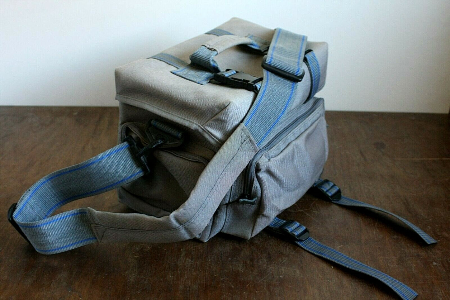CAMERA BAG WITH STRAP