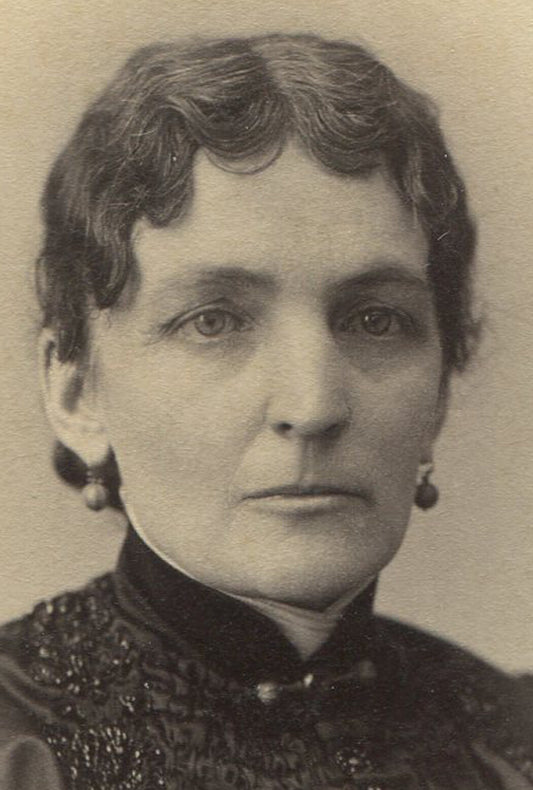 WOMAN COSPLAY DARK SHADOWS. CABINET CARD. SPARHAWK, MASS.