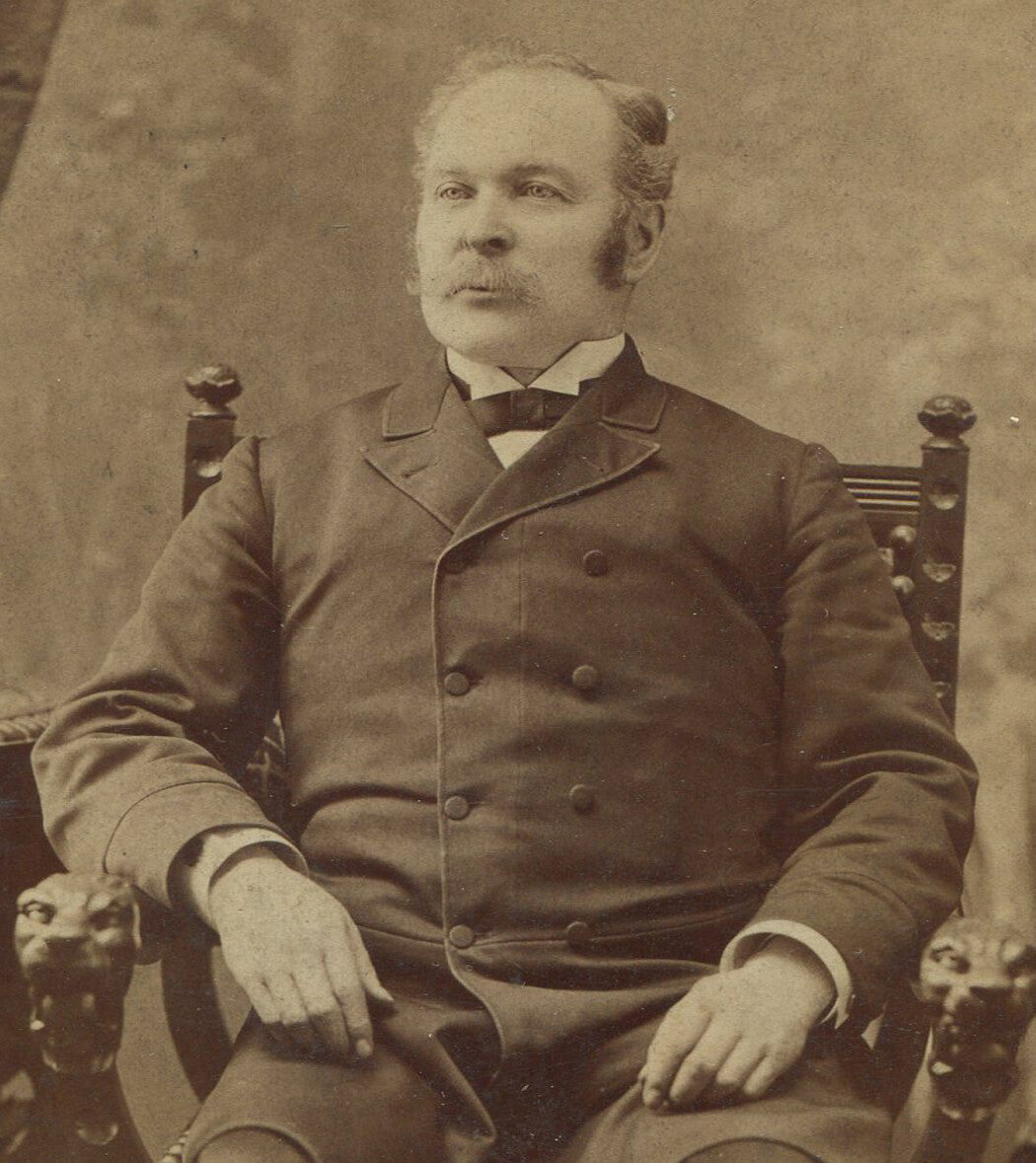 MAN IN TIGHT SUIT COAT, SEATED. IMPERIAL CABINET CARD, BOSTON, MASS.