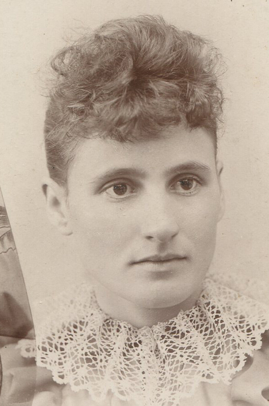 WOMAN WITH SEVERE HAIR AND LACE COLLAR. CABINET CARD. MCCONNELSVILLE, OHIO.