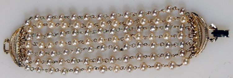 VINTAGE BRACELET W/ PEARLS
