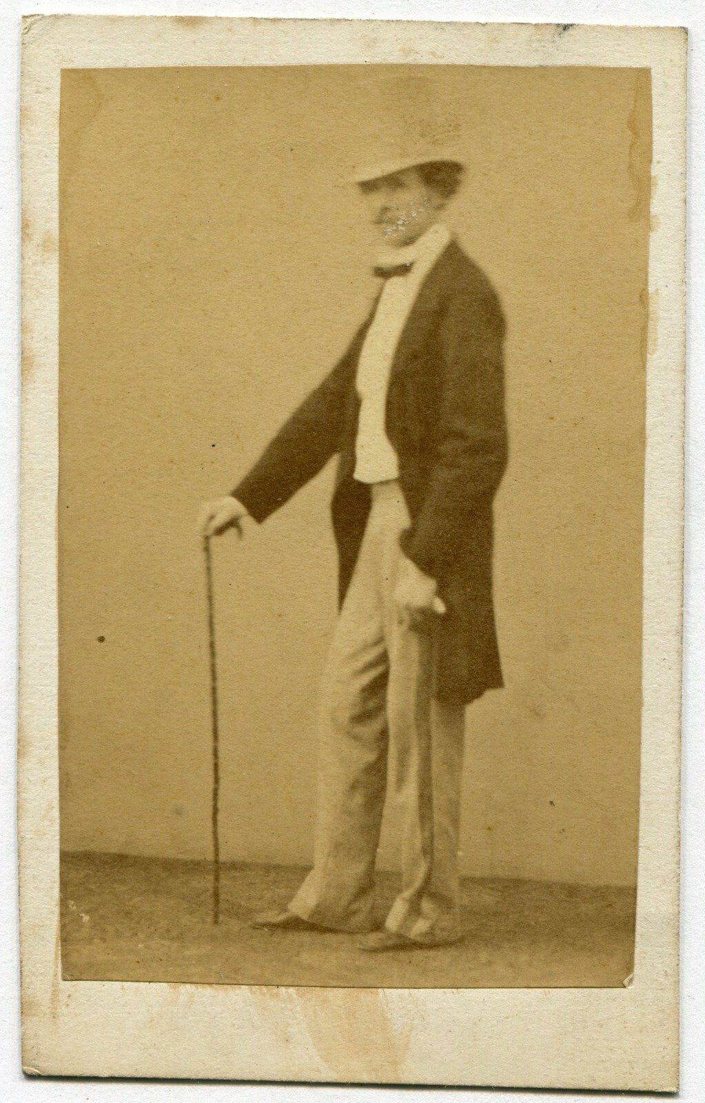 TALL MAN IN TOP HAT, WALKING CANE. CDV.