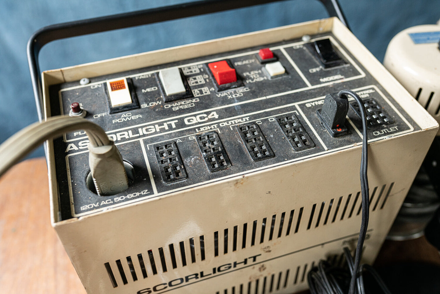 Ascorlight QC4 Powerpack and 4x Flash Head Lighting Kit w/ Extras