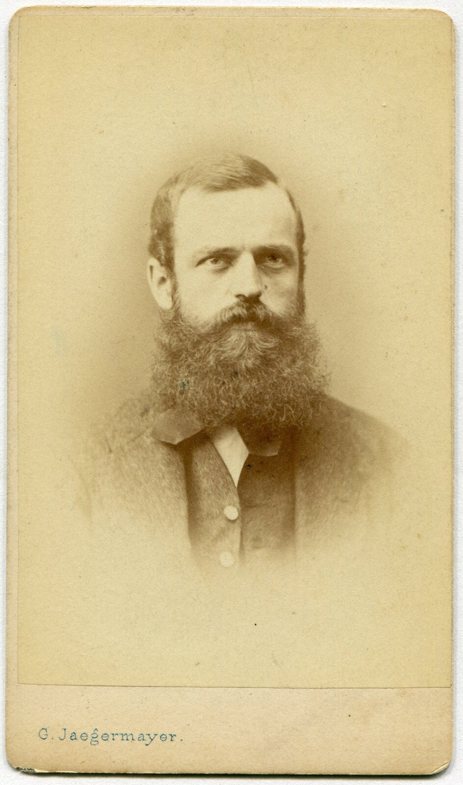 MAN W/BIG IMPRESSIVE BEARD. CDV. WIEN, AUSTRIA.