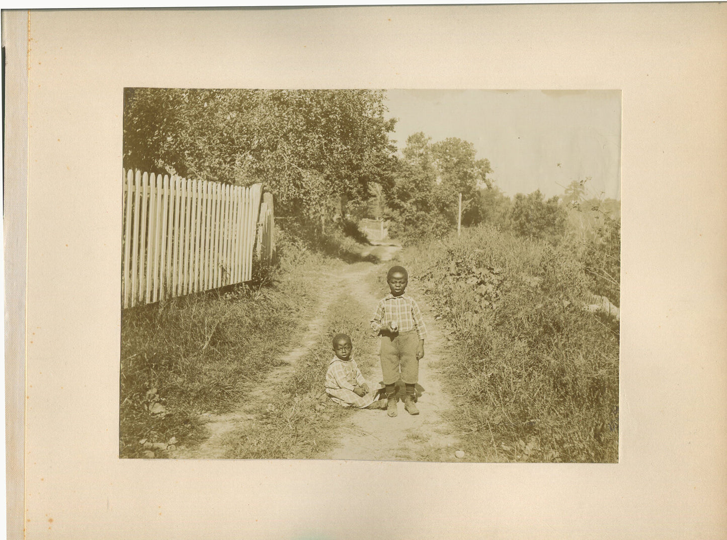 AFRICAN AMERICAN CHILDREN ON COUNTRY LANE VINTAGE PHOTO