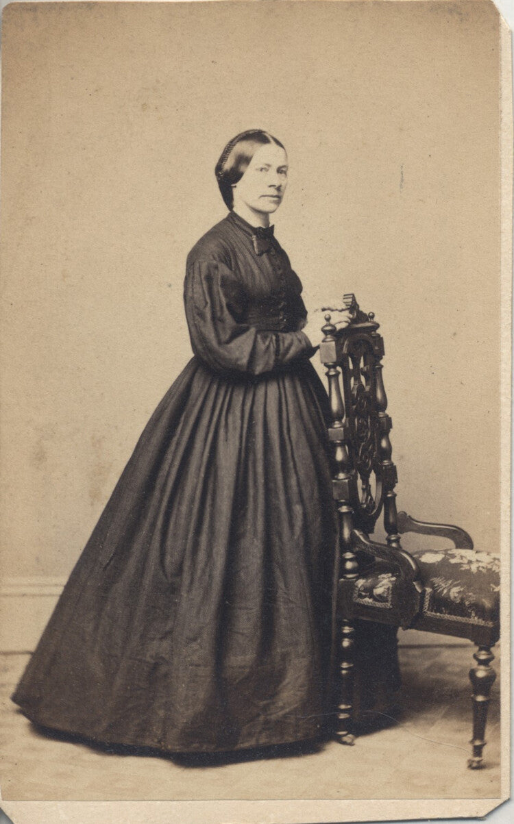 CDV PORTRAIT OF YOUNG WOMAN W/ ORNATE CHAIR - EASTON, PA
