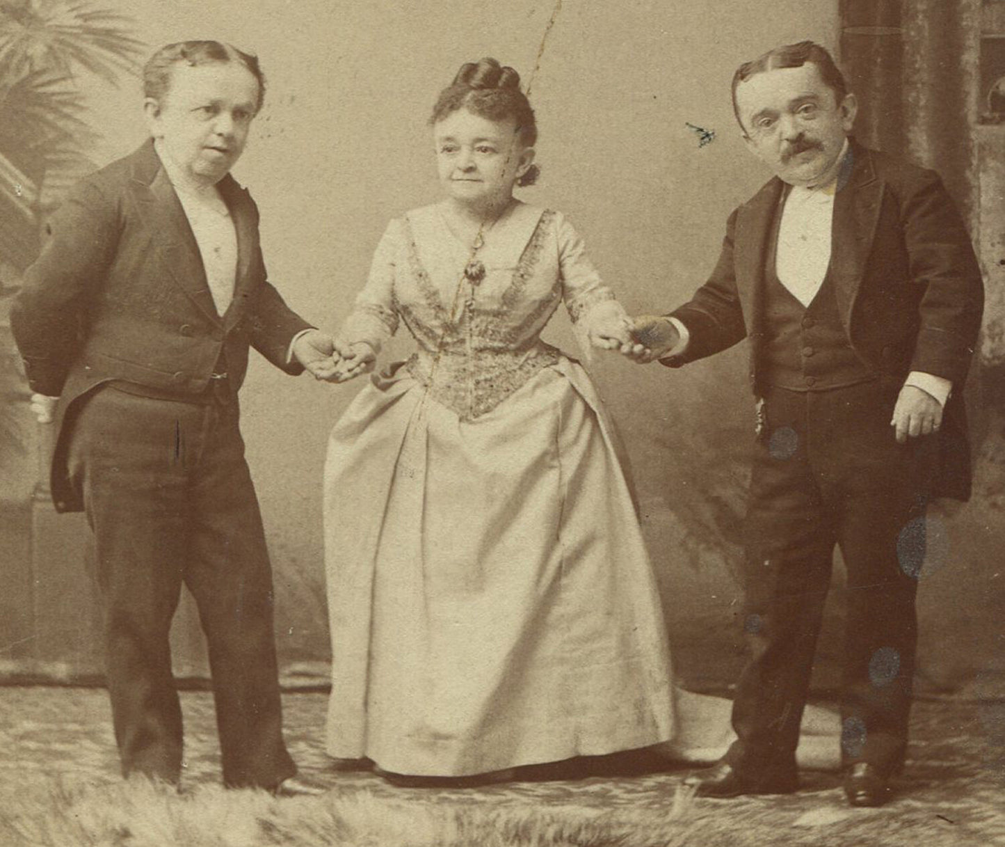 COUNTESS, COUNT, AND BARON MAGRI. LITTLE PEOPLE. THEATRICAL. CABINET CARD.