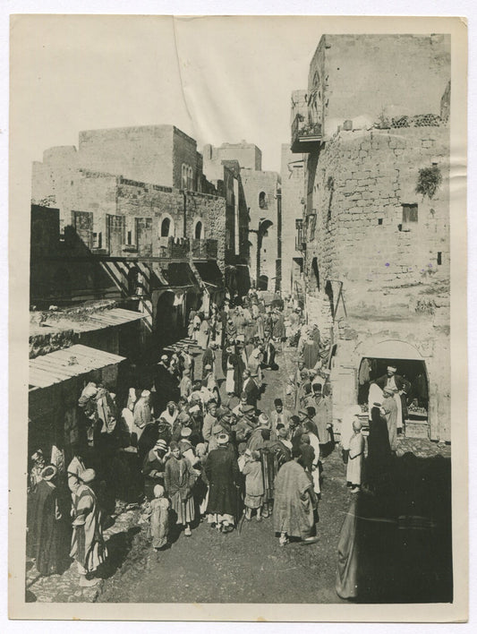 BUSY MARKET, HEBRON, PALESTINE. BRITISH OCCUPATION, WWI. (8X10 REPRINT)