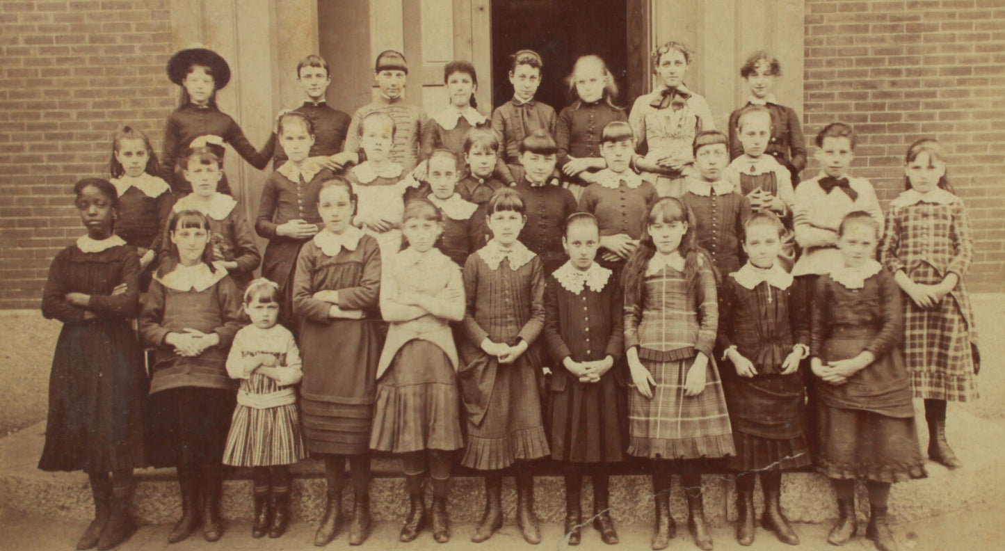GIRLS SCHOOL CLASS PHOTO. CABINET CARD, 1900-20. 8X10 FRAME W/MAT.