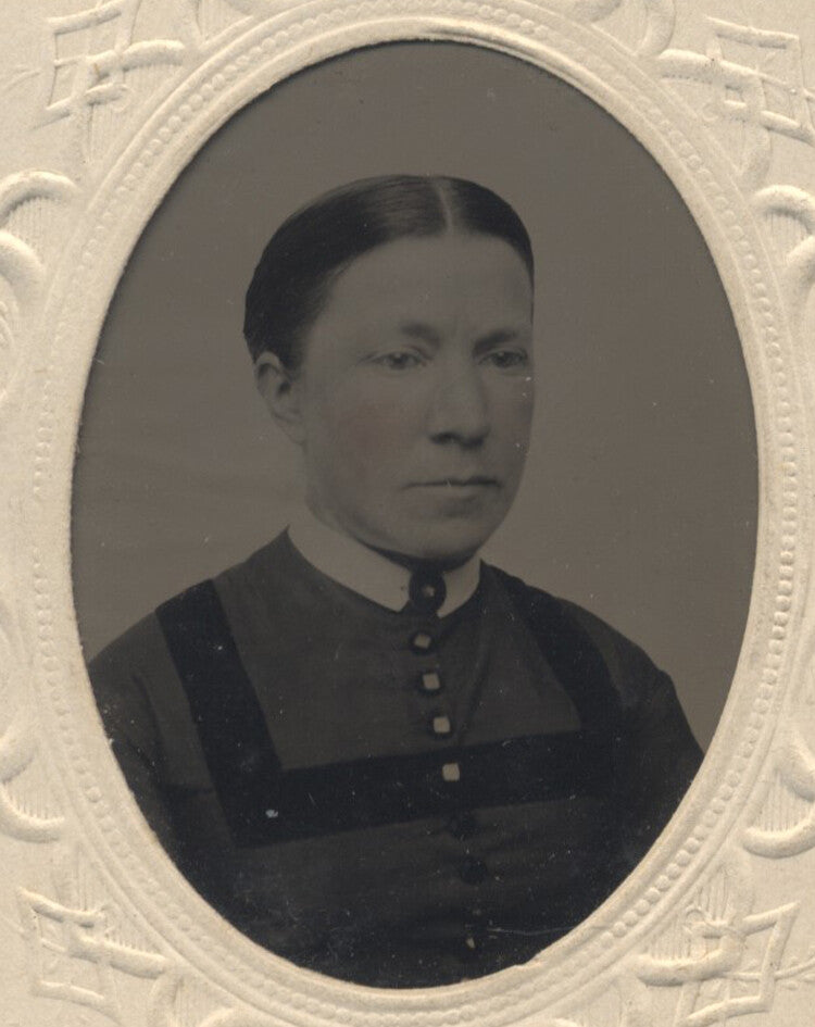 TINTYPE PORTRAIT OF WOMAN W/ PARTED HAIR & TINTED CHEEKS