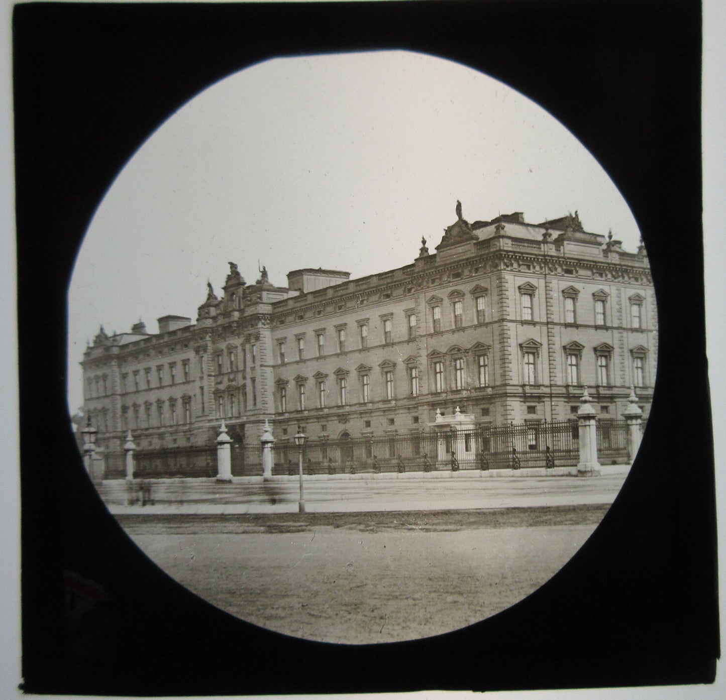 ARCHITECTURE, PALACE/GOVERNMENT BUILDING. EUROPE. LANTERN SLIDE.